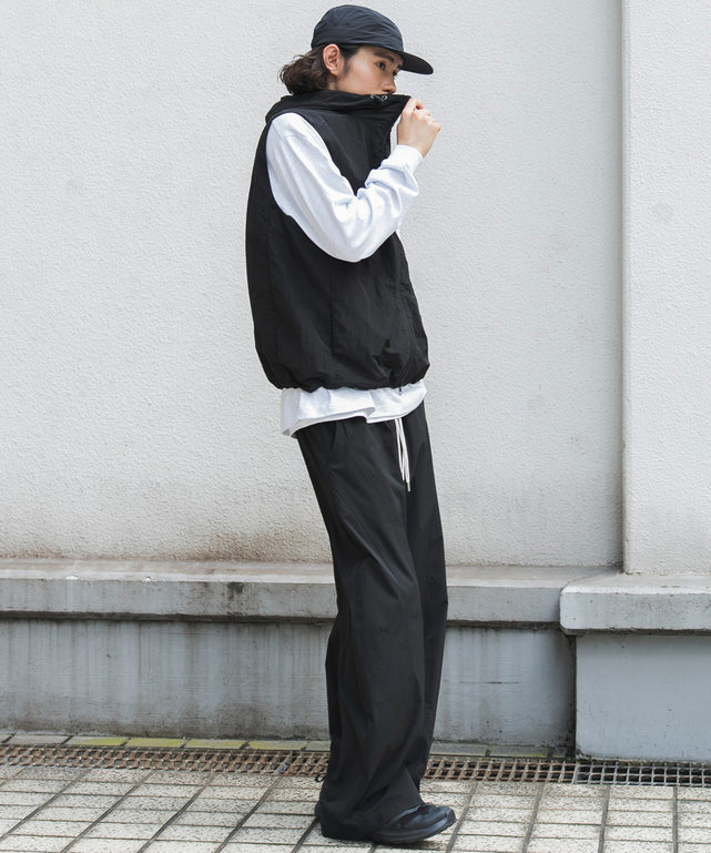 ブラック モデル：182cm L着用
