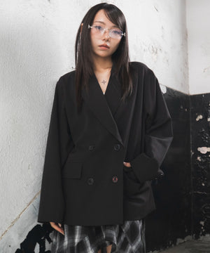 ブラック　モデル：159cm F着用