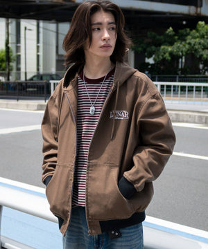 ブラウン モデル：182cm L着用
