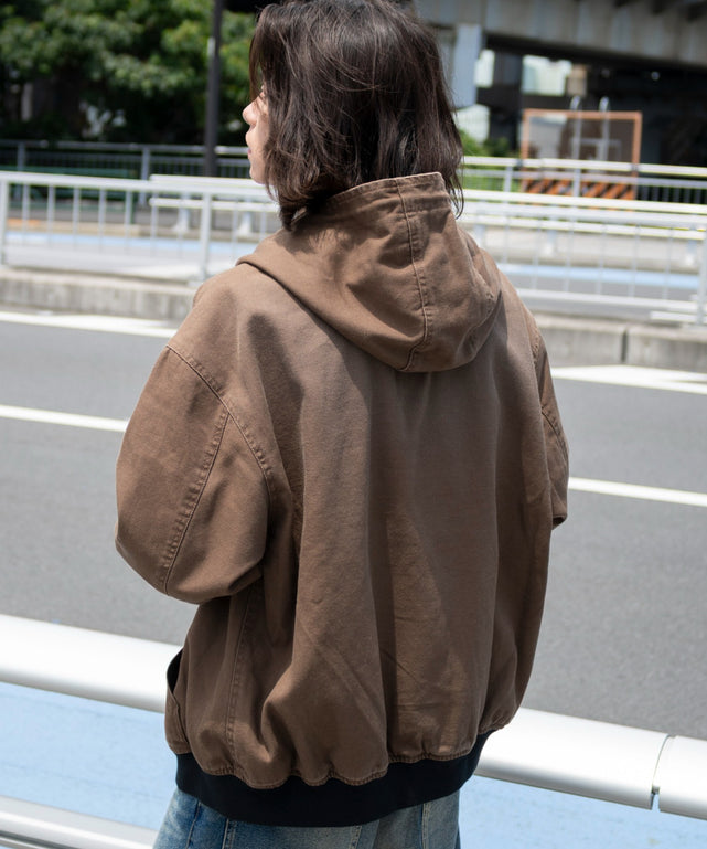 ブラウン モデル：182cm L着用