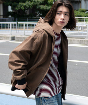 ブラウン モデル：182cm L着用