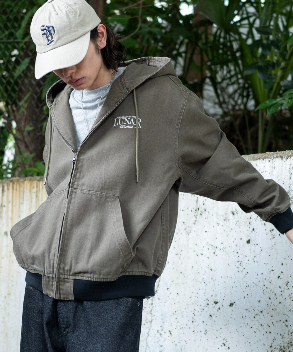 カーキ モデル：182cm L着用