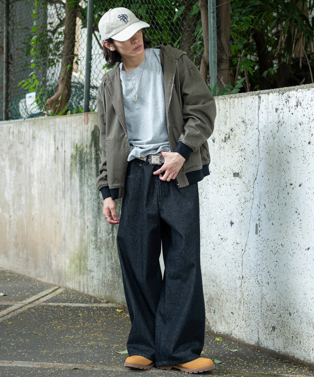 カーキ モデル：182cm L着用