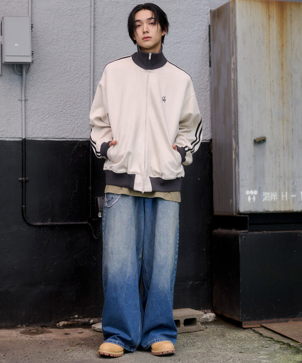 ホワイトアイボリー モデル：175cm L着用