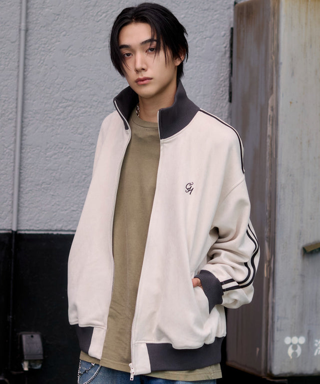ホワイトアイボリー モデル：175cm L着用