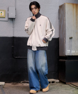 ホワイトアイボリー モデル：175cm L着用