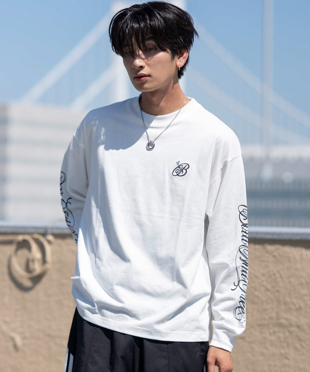 ホワイト モデル：180cm L着用
