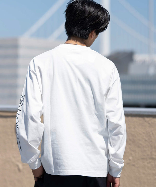 ホワイト モデル：180cm L着用