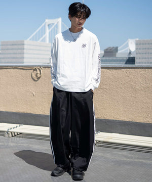 ホワイト モデル：180cm L着用