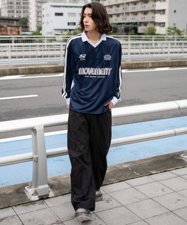 ネイビー モデル：182cm L着用