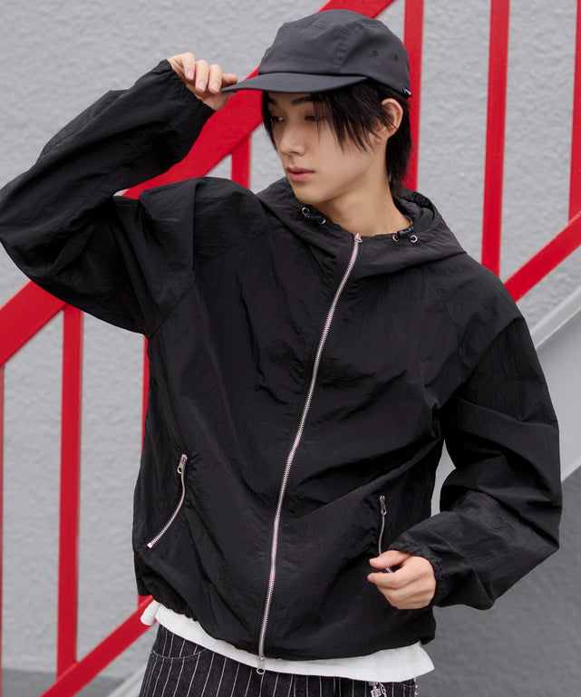 ブラック モデル：175cm L着用