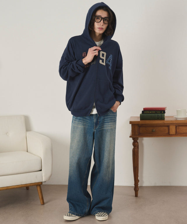ネイビー モデル：182cm L着用