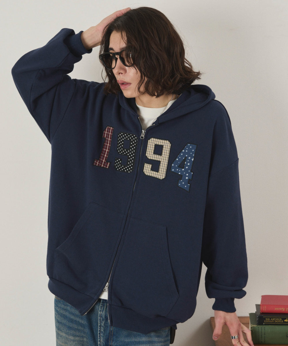 ネイビー モデル：182cm L着用