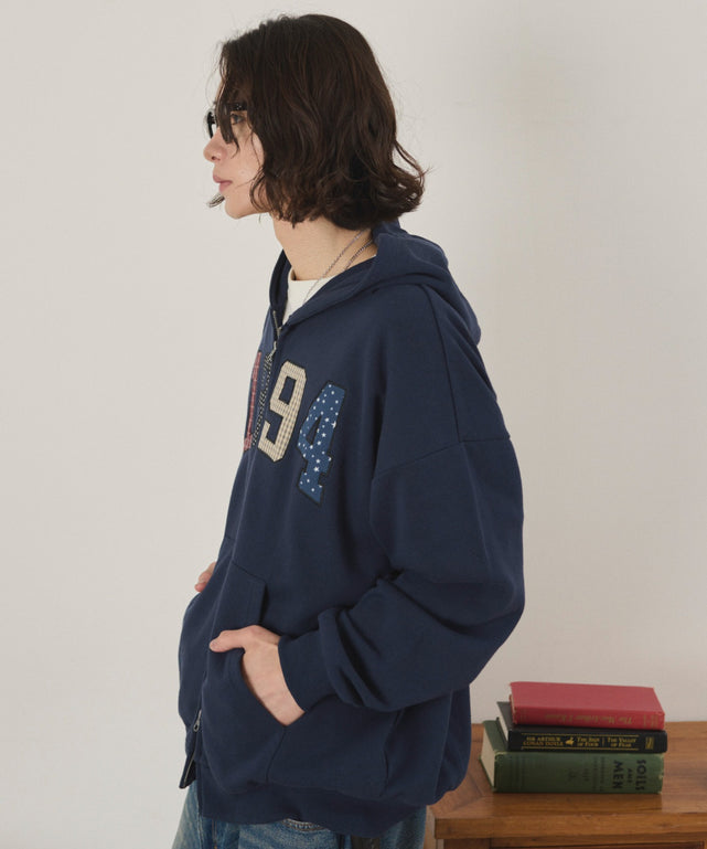 ネイビー モデル：182cm L着用