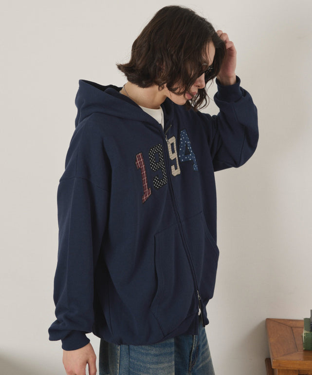 ネイビー モデル：182cm L着用