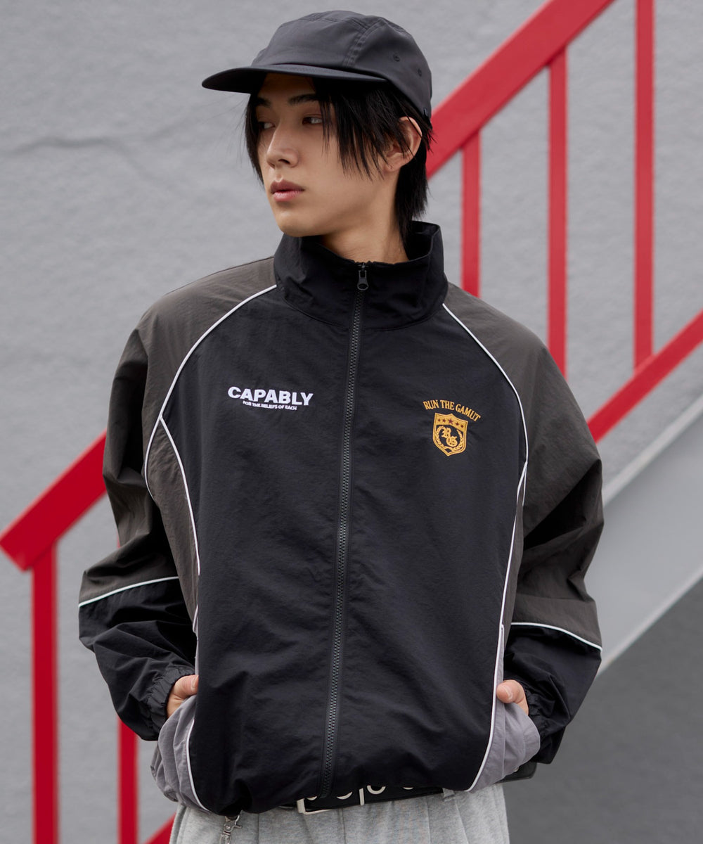 ブラック モデル：175cm L着用