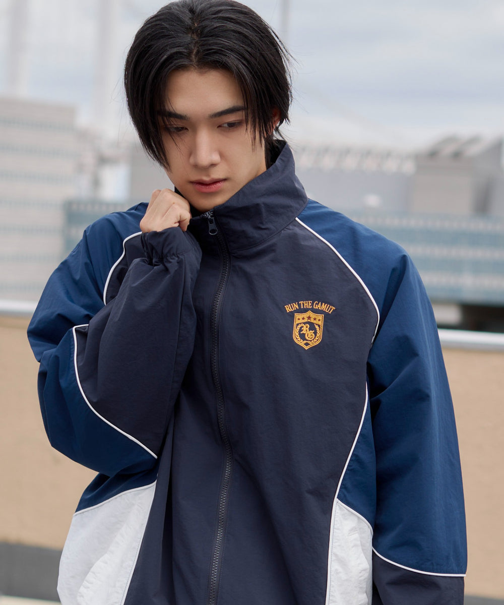 ネイビー モデル：175cm L着用