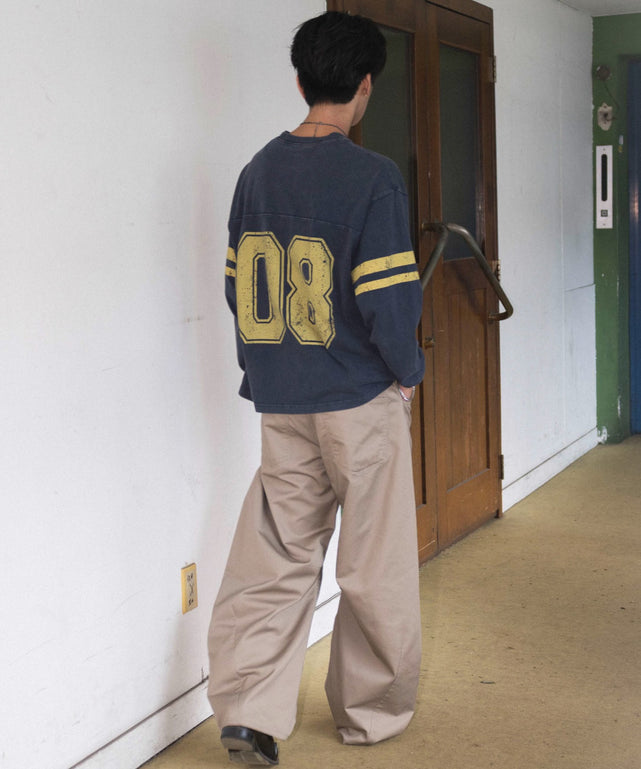 ネイビー　モデル：180cm L着用　