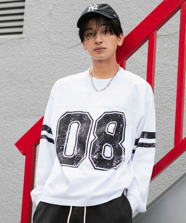 ホワイト　モデル：180cm L着用　