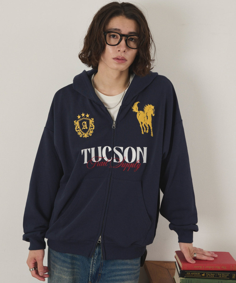 ネイビー モデル：182cm L着用