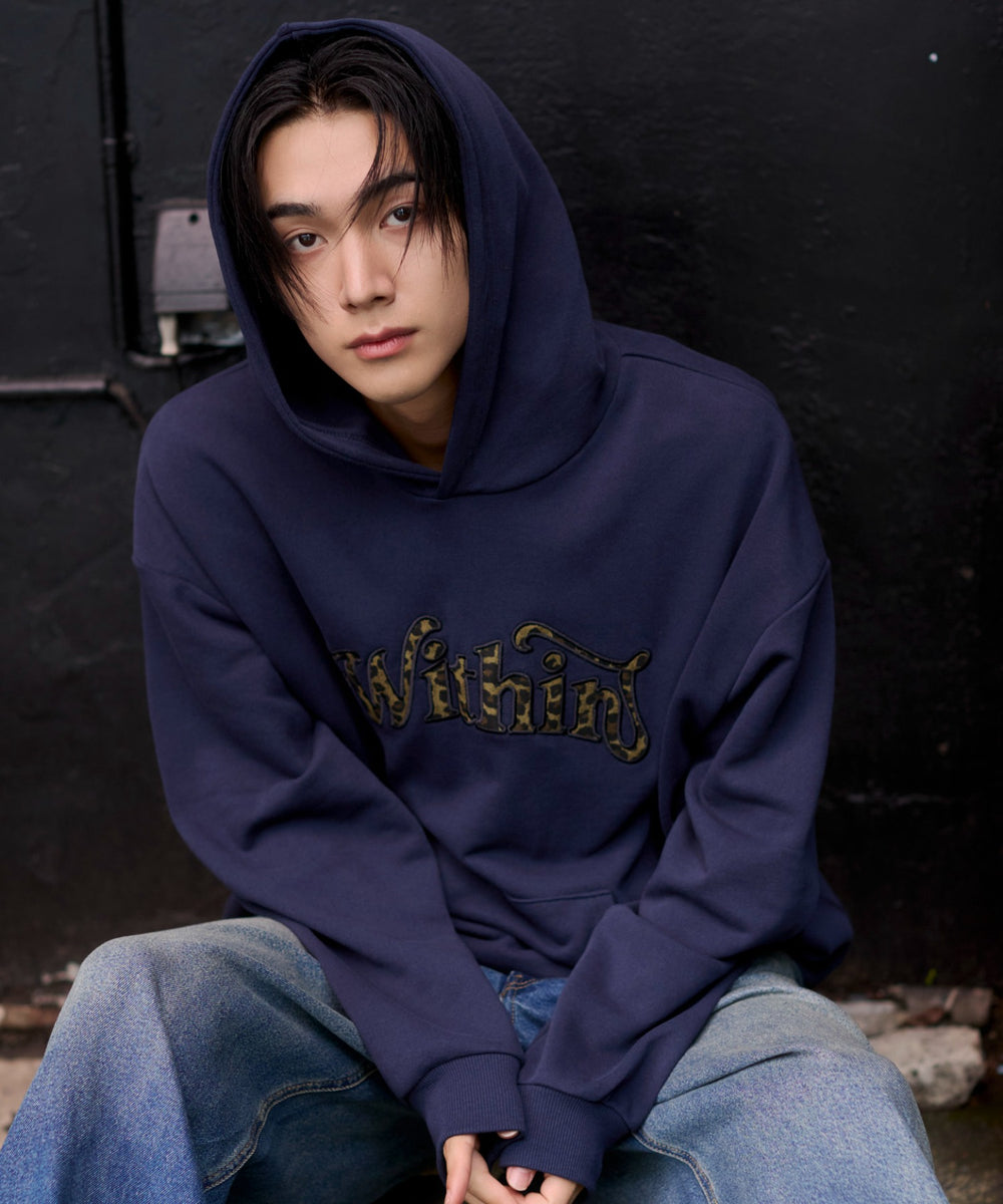 ネイビー モデル：175cm L着用
