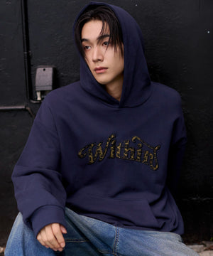 ネイビー モデル：175cm L着用