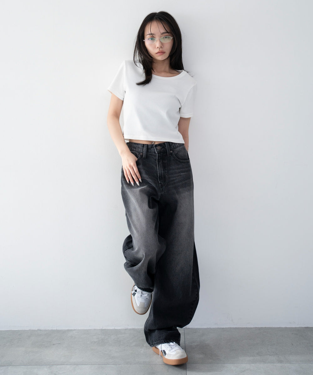 ホワイト モデル：159cm M着用