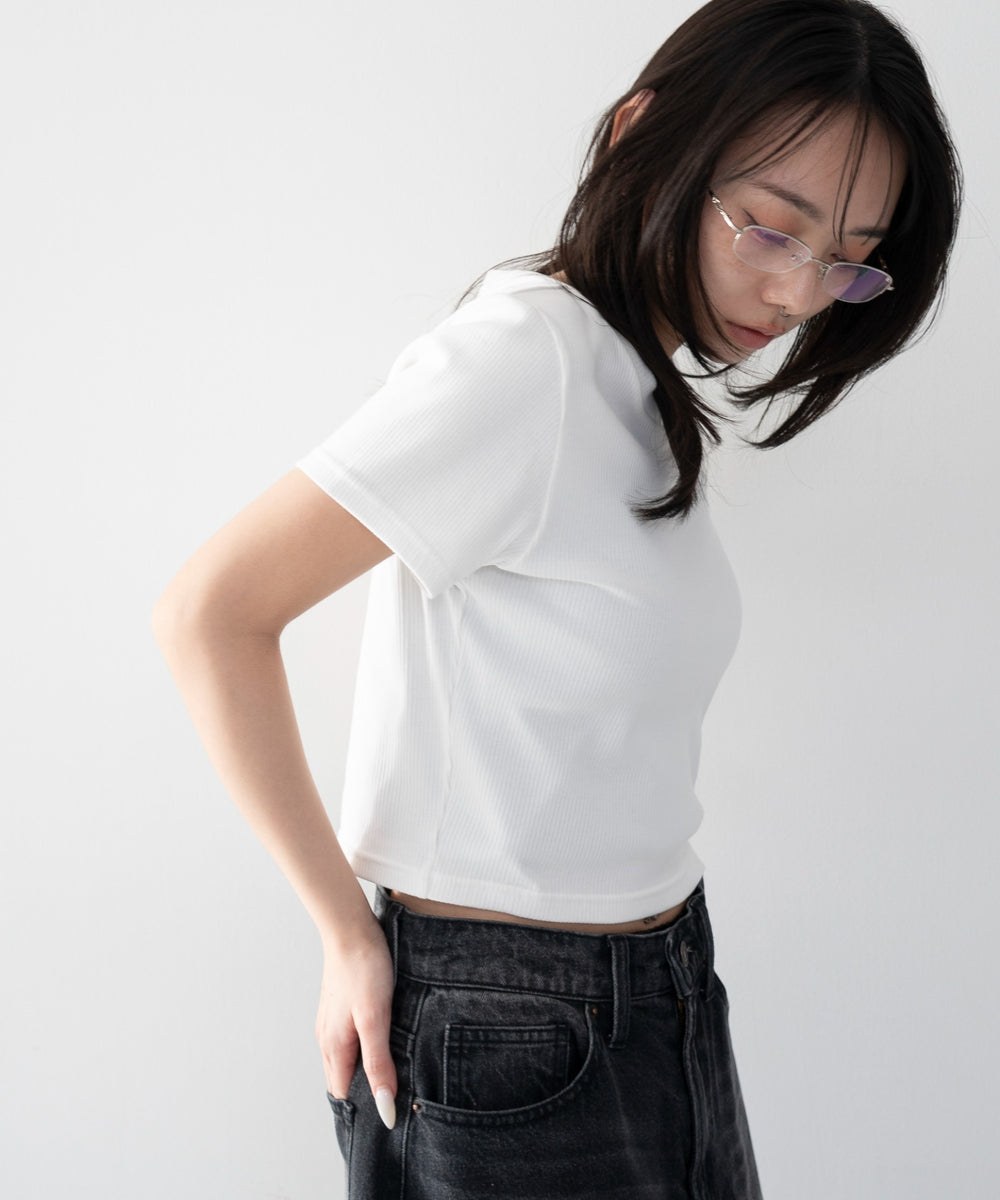 ホワイト モデル：159cm M着用