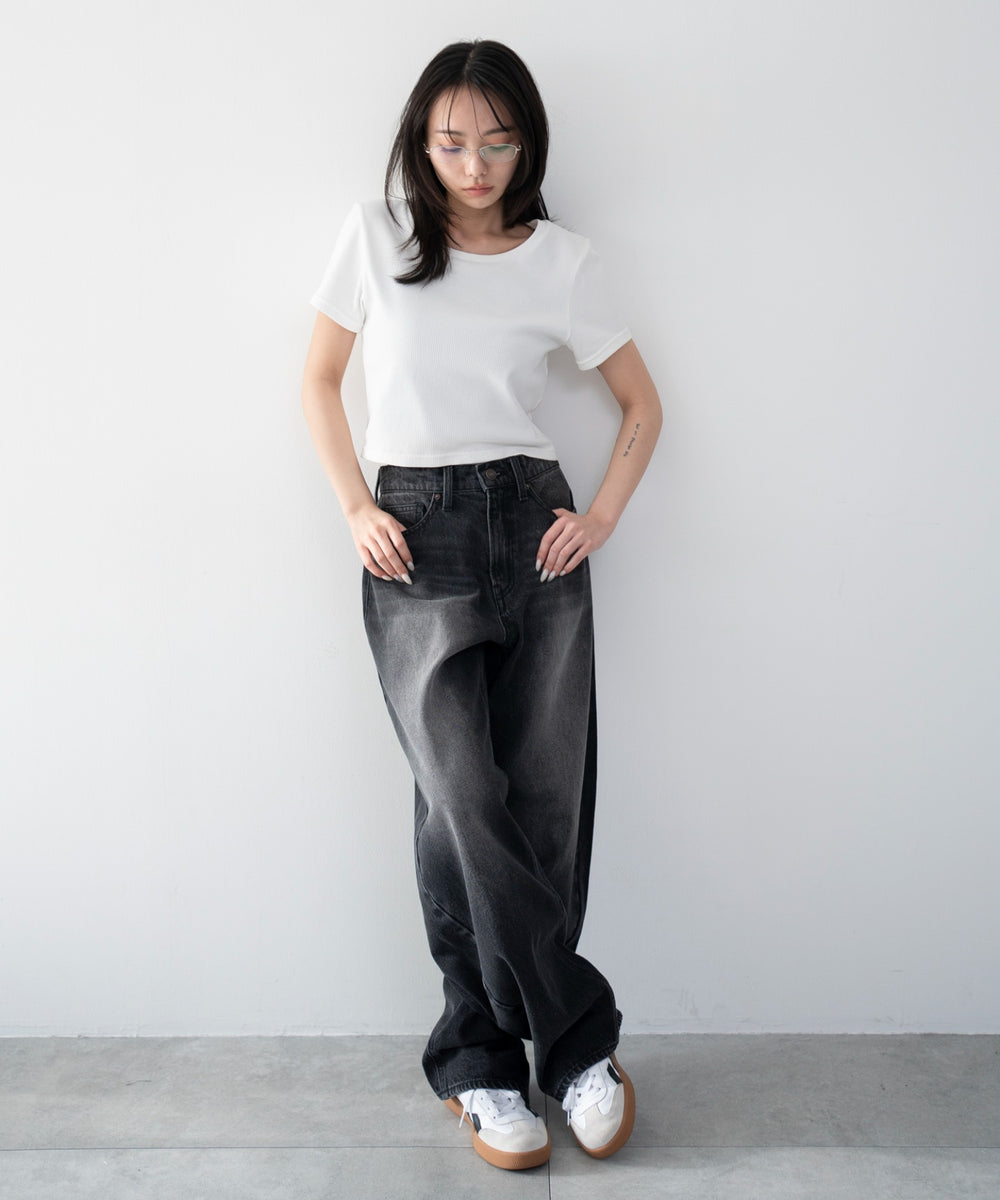 ホワイト モデル：159cm M着用