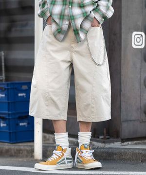 ホワイトアイボリー モデル：182cm L着用