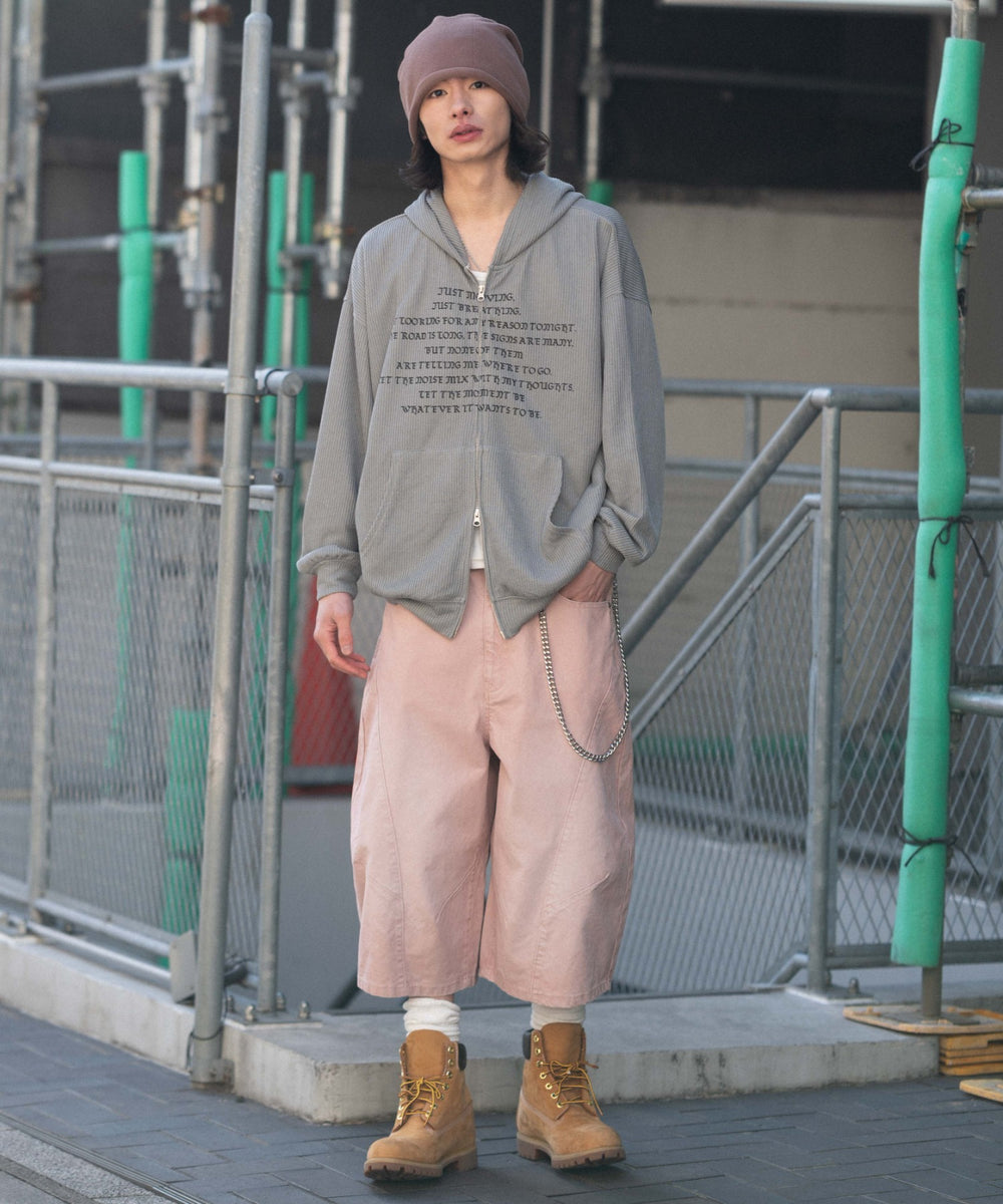 ピンク モデル：182cm L着用