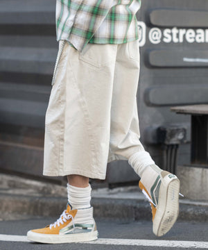 ホワイトアイボリー モデル：182cm L着用