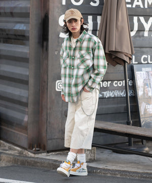 ホワイトアイボリー モデル：182cm L着用