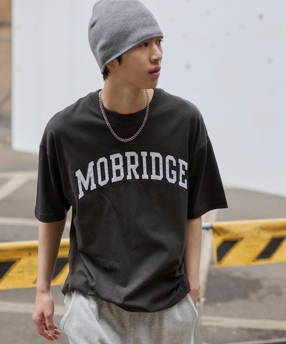 ブラウン　モデル：159cm L着用