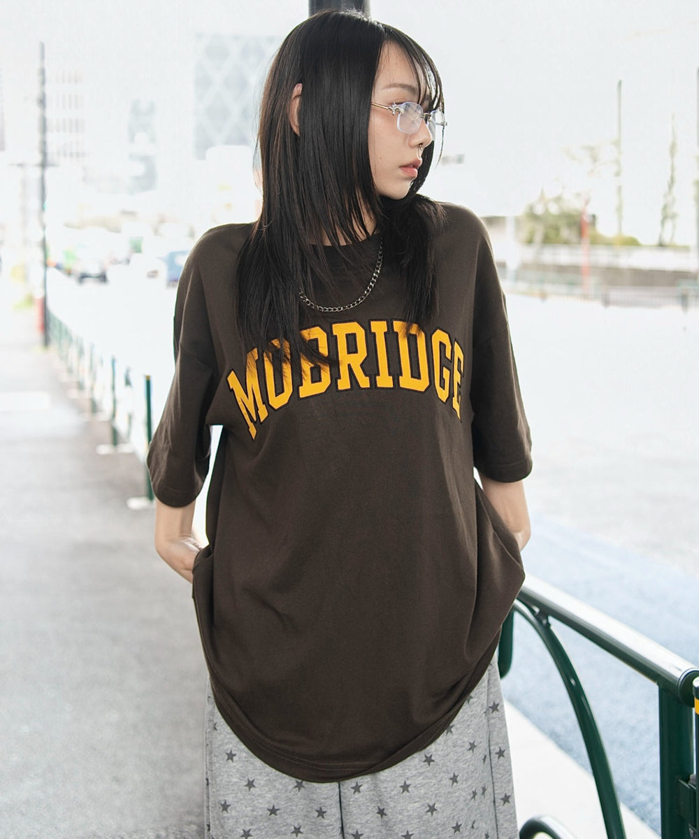 ブラウン　モデル：159cm L着用