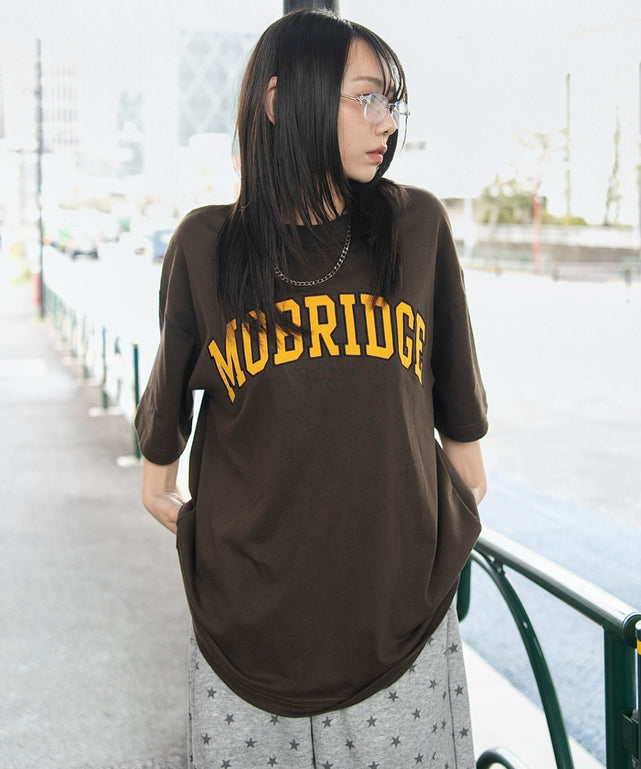 ブラウン　モデル：159cm L着用