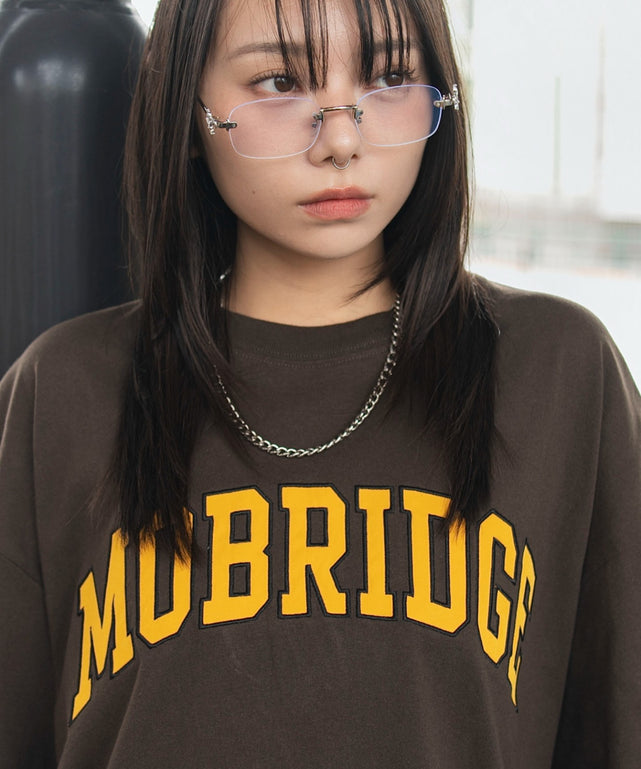 ブラウン　モデル：159cm L着用