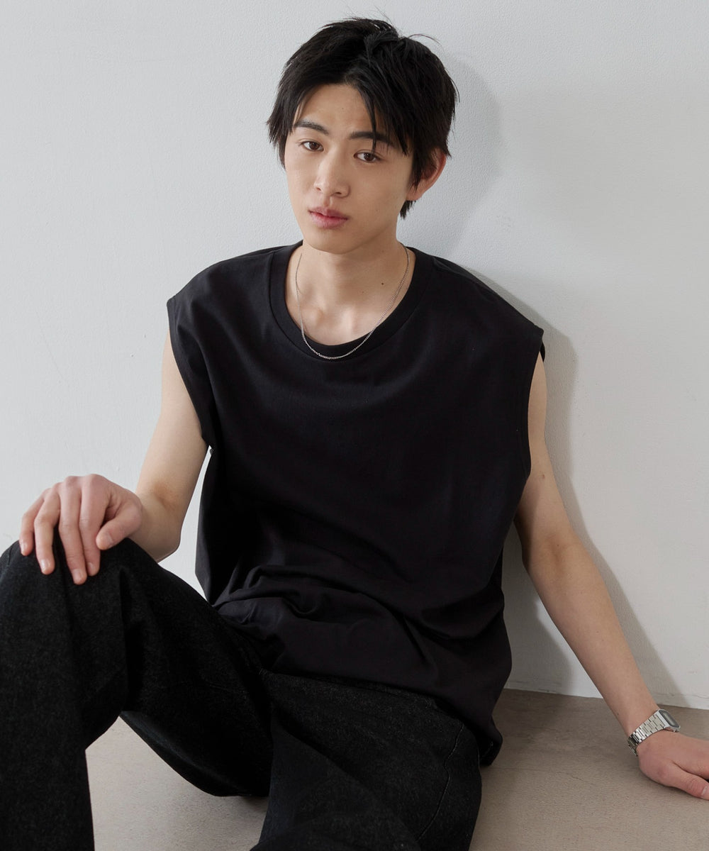 ブラック モデル：181cm L着用ブラック モデル：181cm L着用