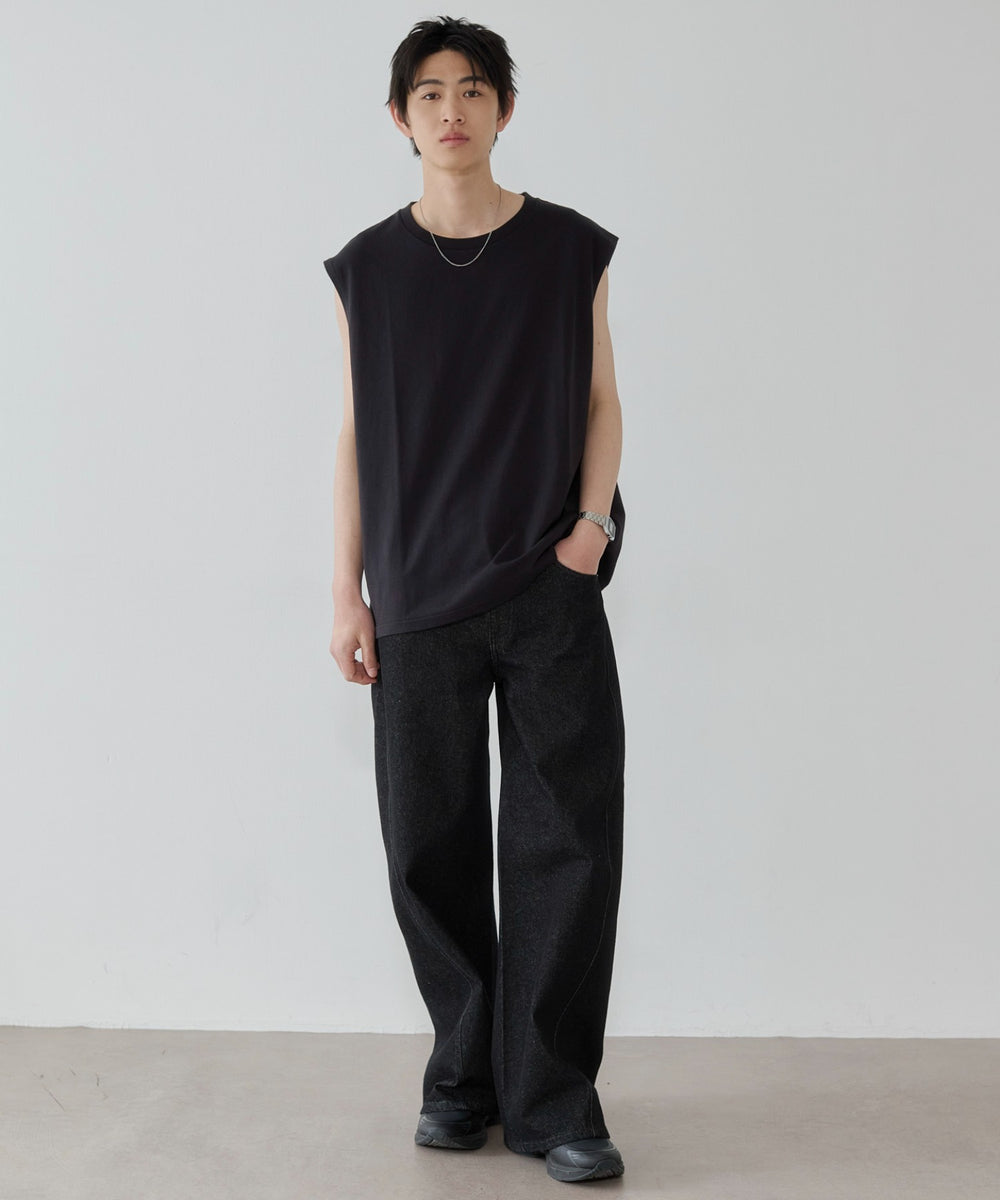 ブラック モデル：181cm L着用