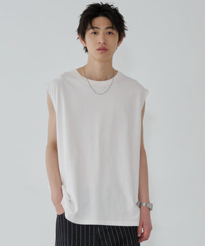 ホワイト モデル：181cm L着用