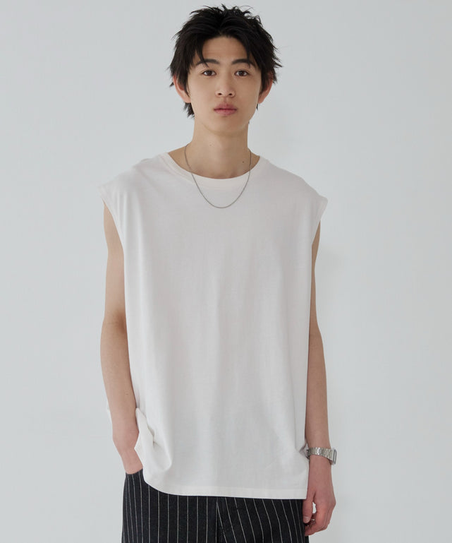 ホワイト モデル：181cm L着用