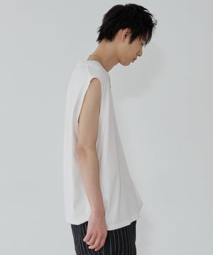 ホワイト モデル：181cm L着用