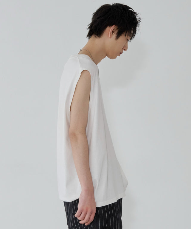 ホワイト モデル：181cm L着用