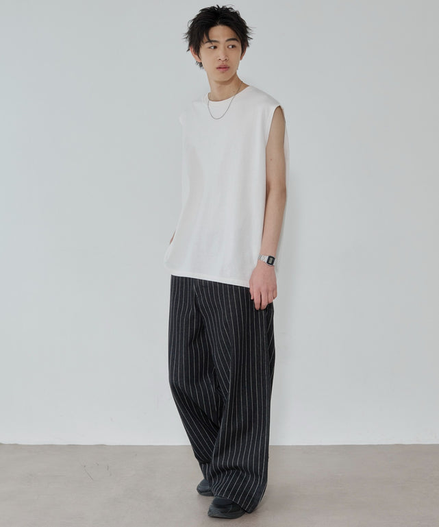 ホワイト モデル：181cm L着用