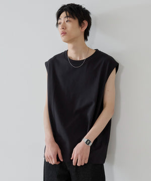 ブラック モデル：181cm L着用