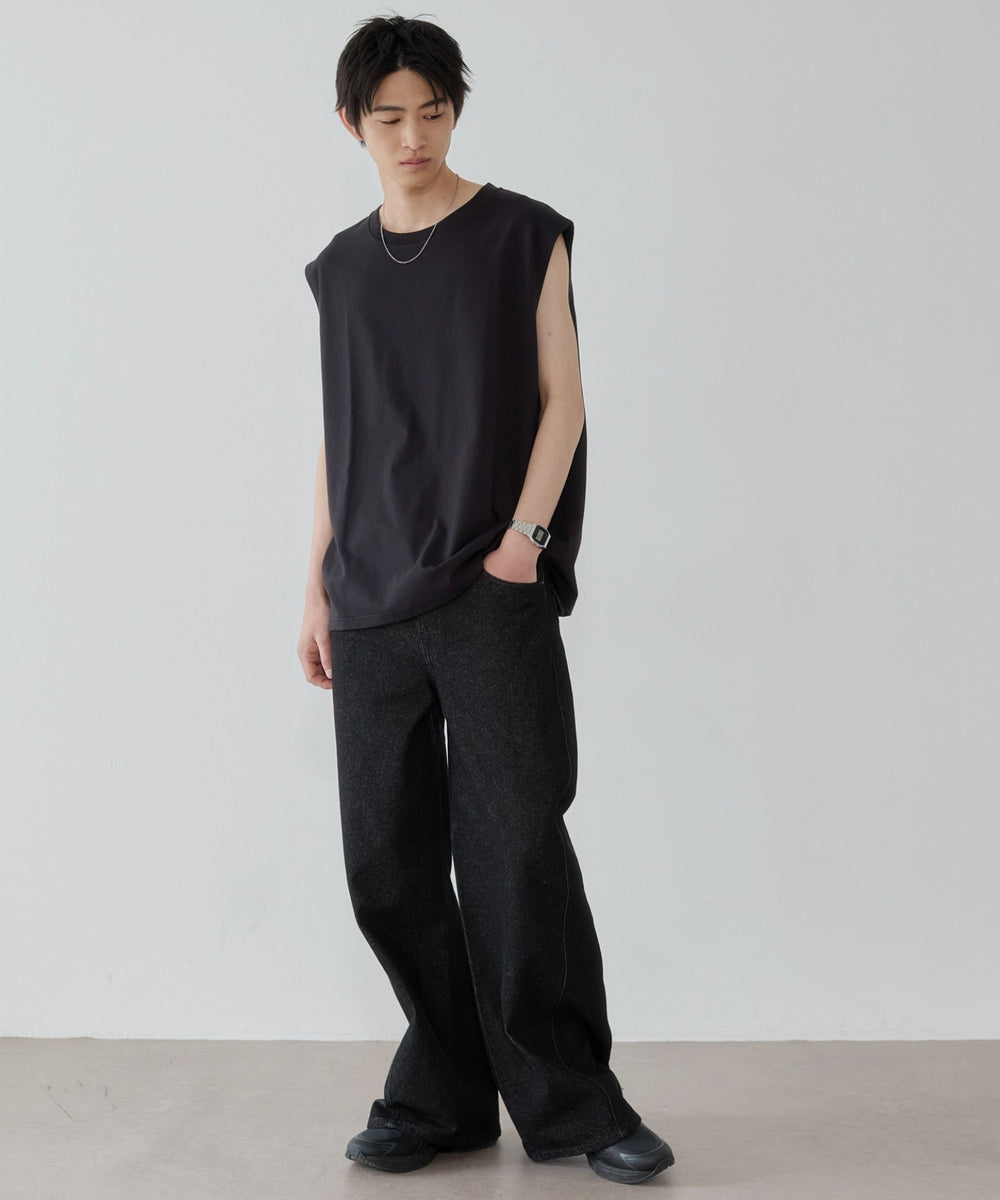 ブラック モデル：181cm L着用