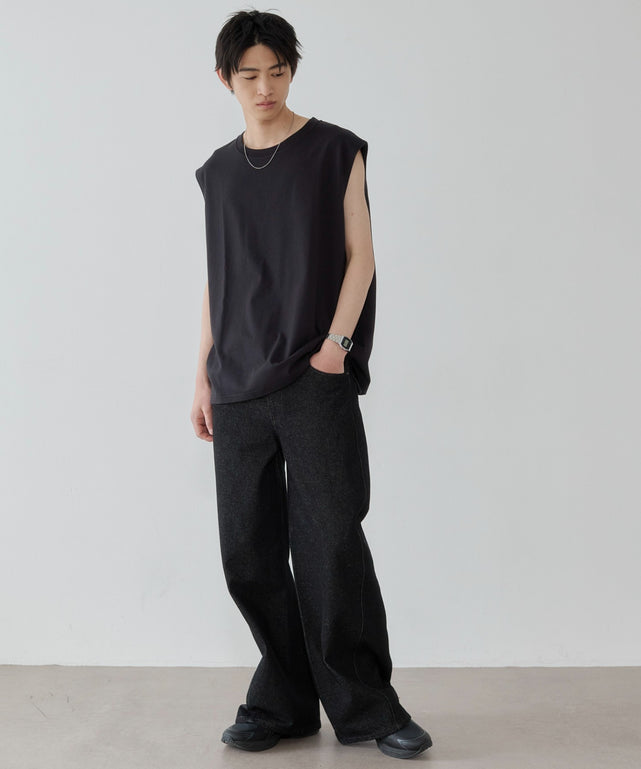 ブラック モデル：181cm L着用