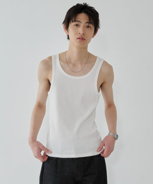 ホワイト モデル：181cm L着用