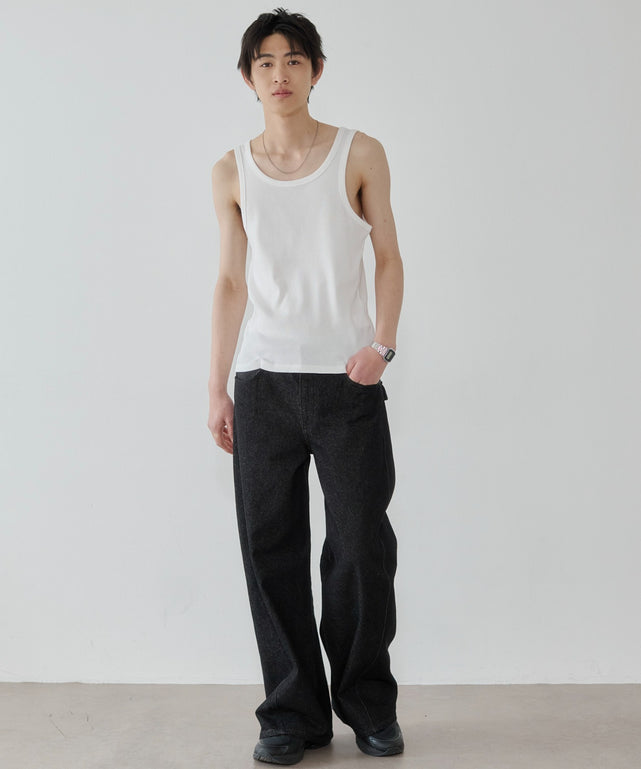 ホワイト モデル：181cm L着用