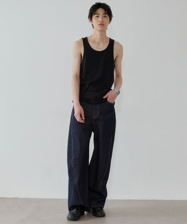 ブラック モデル：181cm L着用